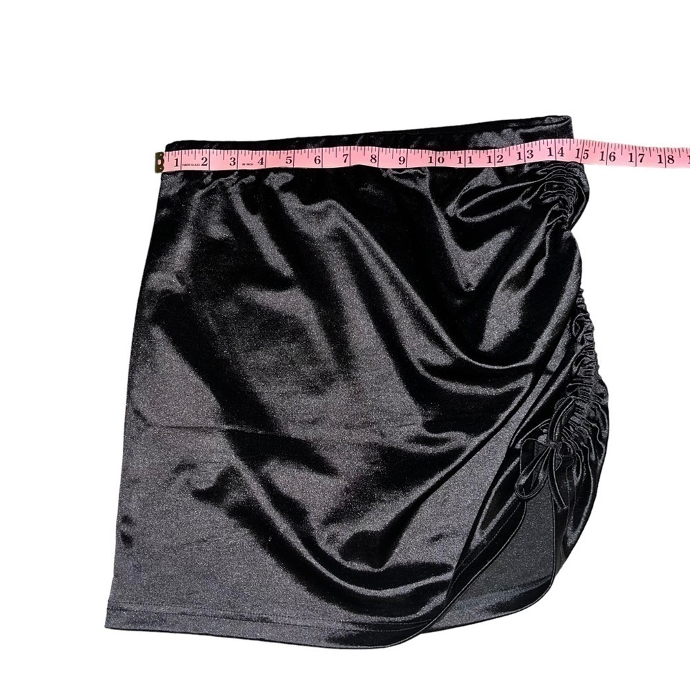 SHEIN-Women's Short Skirt High Waist Style - Picture 3 of 6